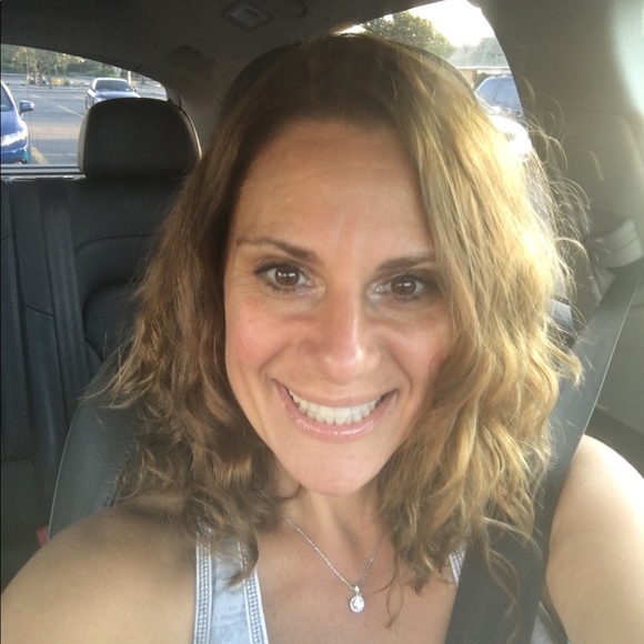 Meet your Posher, Dina - Picture 1 of 1